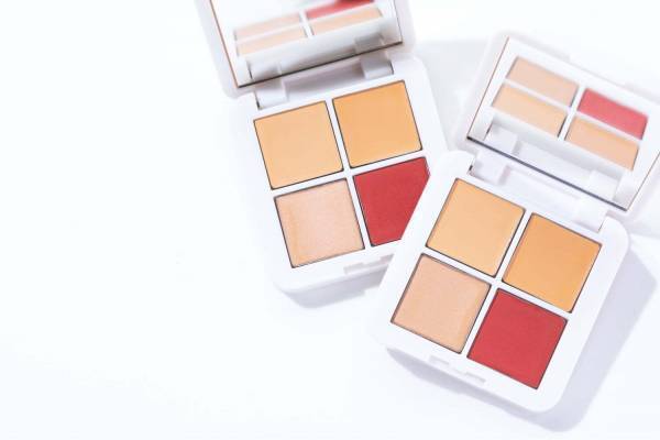 アールエムエス ビューティー日本限定マルチパレット、ベースメイク＆血色リップチークがひとつに