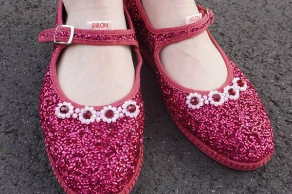 フラワー刺繍の「メリージェーン」シューズ、シーロン×伊シューズブランド・シューシャ初コラボ