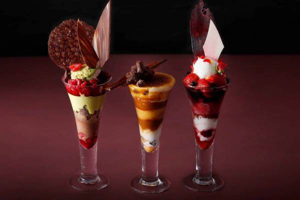 ウェスティンホテル東京から洋酒を使った冬パフェ、大人の苺やピスタチオラズベリーなど全3種