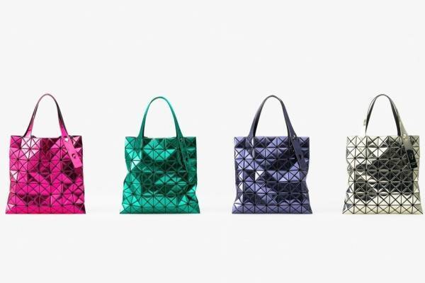 BAO BAO ISSEY MIYAKE"鏡"のように輝くミニトートバッグにカラフルな新色