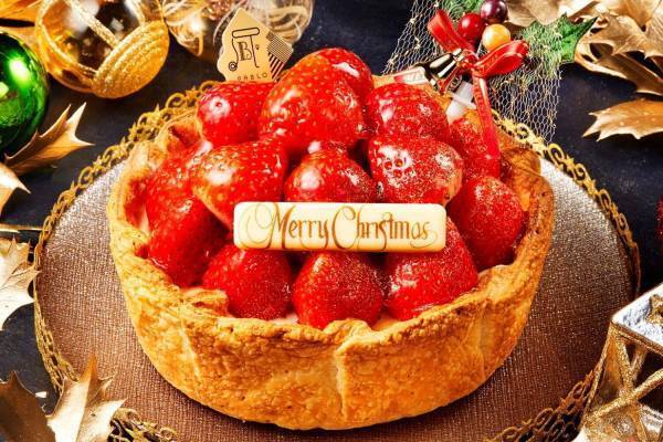 パブロ限定「いちごの贅沢チーズタルト」クリスマスのオーナメント付き＆ホールサイズも