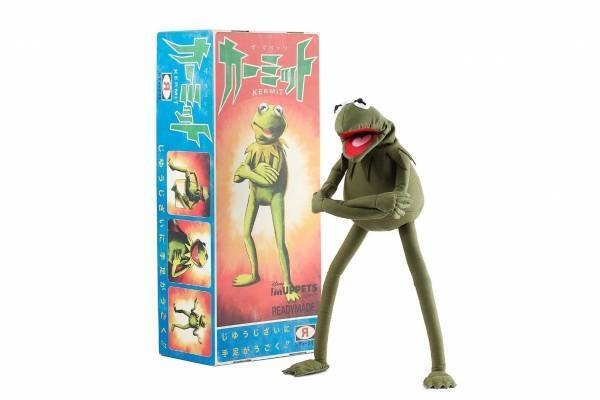 ディズニー『ザ・マペッツ』カーミットをレディメイドが製作、ミリタリーテントを使用したフィギュア