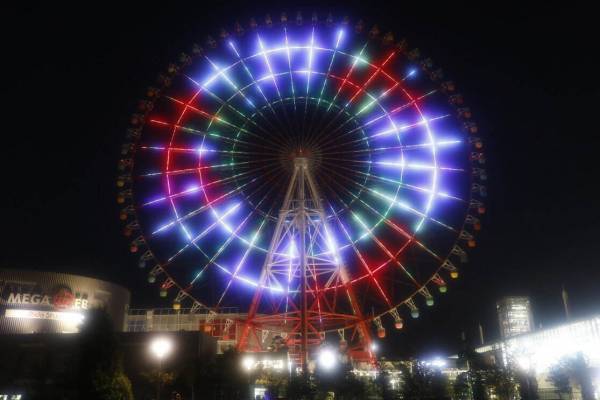 「イルミネーションアイランドお台場2021」クリスマスモチーフの大観覧車ライトアップなど19施設で