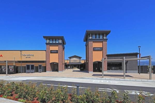 プレミアム・アウトレット「ブラックフライデー」御殿場や神戸三田など9か所で、冬アイテムがセール価格に