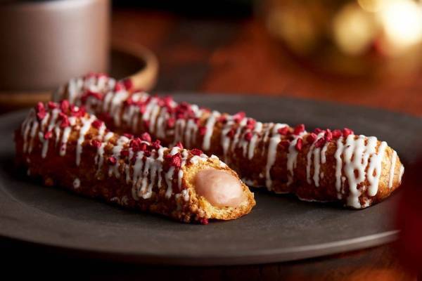 クロッカンシュー ザクザク、ストロベリーカスタードクリームのクリスマス限定フレーバー