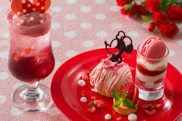 東京ディズニーリゾート「ミニーマウス」のドレス風いちごモンブラン、ドット柄カップ付きドリンクも