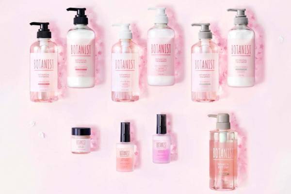 ボタニスト春限定“サクラ”を纏うヘアケア＆ボディケア、髪揺れるたび香るヘアパフュームなど