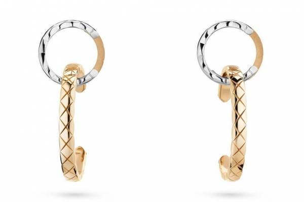 シャネル「ココ クラッシュ」初のフープピアス、ゴールドの"C"が重なる2WAY仕様