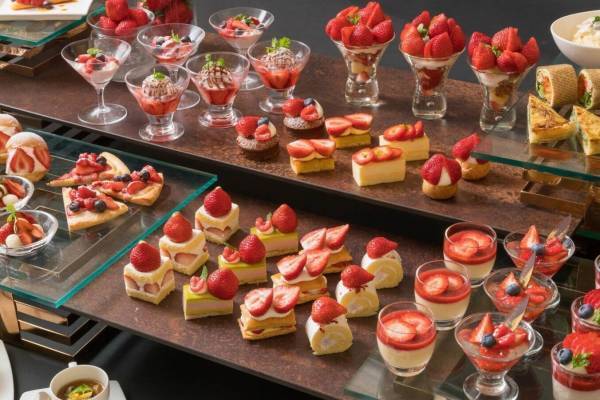 横浜ベイシェラトン ホテル＆タワーズ「ストロベリースイーツブッフェ2022」多彩な苺スイーツを堪能