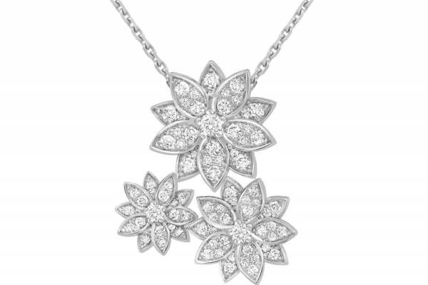 ヴァン クリーフ＆アーペル“蓮の花”モチーフの新作ジュエリー、煌めくホワイトダイヤモンドを装飾