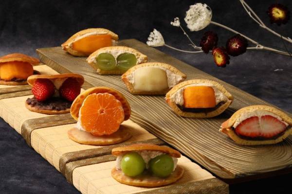 和風フルーツパーラー「青果堂」高級フルーツの“もちもち”どら焼き＆“宝石”ゼリーセットが品川に