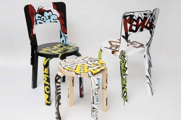 コム デ ギャルソンのクリスマス、アルテックの“ペイント”＆ディズニー柄スツールやカスタムバッグ