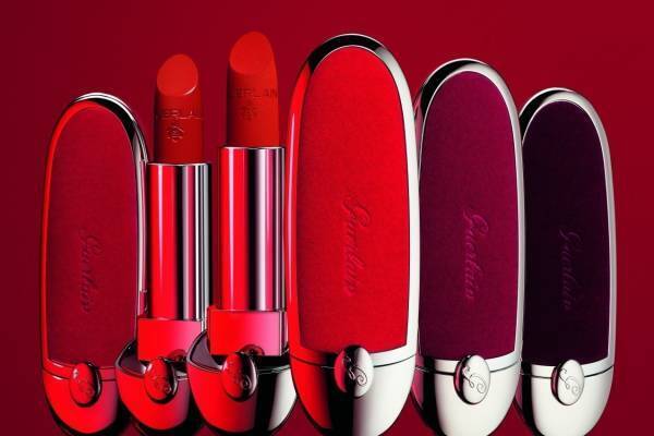 ゲラン2022年春コスメ、“ミツバチ”モチーフの「レッドリップ」アーカイブ着想の深みレッド