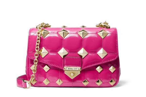 マイケル マイケル・コース“スタッズ”を飾ったチェーンバッグ「ソーホー」新色、新宿で先行発売