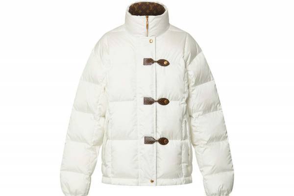 ルイ・ヴィトン新作“モノグラム・パターン”のダウンジャケット、ロゴ入りベルトのラップコートも