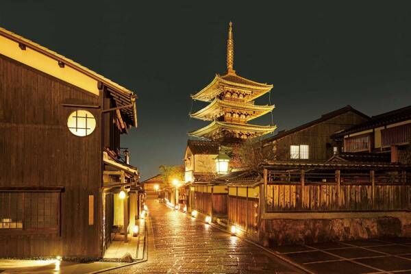 「京都・東山花灯路-2022」20年の歴史に幕、ねねの道や二年坂に“灯り”×“いけばな”の演出