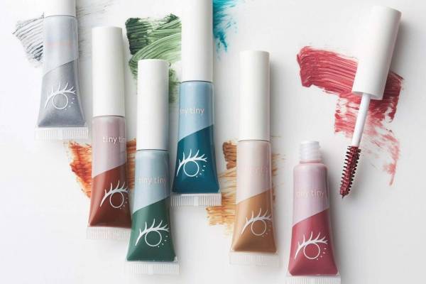 ニコアンドのコスメ「ティニーティニー」“手の平サイズ”のミニカラーマスカラ＆カラーアイライナー