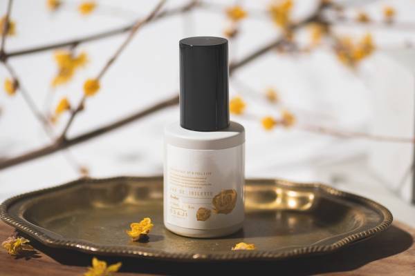 オサジ2021年冬フレグランスは“蝋梅の香り” - 甘い蝋梅の花ベースの軽やかな香り立ち