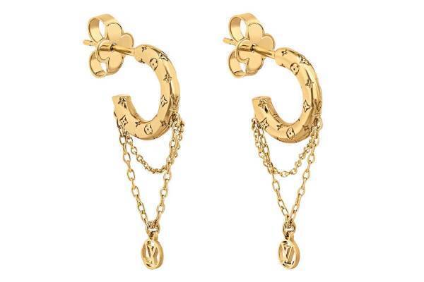 ルイ・ヴィトン21年クリスマスのウィメンズギフト、揺れる“LVチャーム付き”ピアスやファー手袋