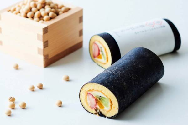 “まるで恵方巻”ロールケーキ「恵方巻きロール」横浜ロイヤルパークホテルで、“海苔風”クレープ巻き