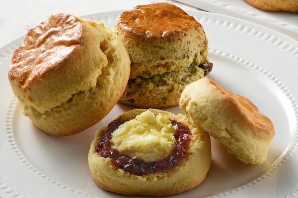 「三越英国展」スコーンなど限定スイーツ＆シャーロック・ホームズテディベア、日本橋三越本店で