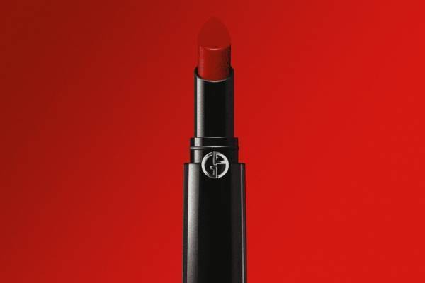 アルマーニ ビューティ22年春コスメ、高発色の"ドロップ型”ルージュ「リップ パワー」誕生