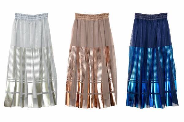 ナカガミ“メタリックにきらめく”プリーツスカート、ボーダー×ストライプの直営店限定モデル