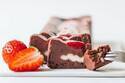 ミニマルから希少苺“女峰”を使ったバレンタイン限定の生ガトーショコラ