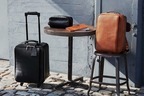 土屋鞄製造所から初のレザースーツケース、革製の旅行用製品を扱う新シリーズ「トラベル」