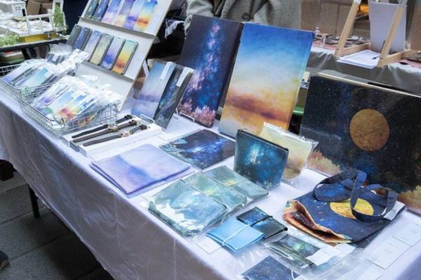 「宙フェス夜市&宙の絵師展in博多」阪急博多で、“星＆宇宙”モチーフのアクセサリーやイラスト展
