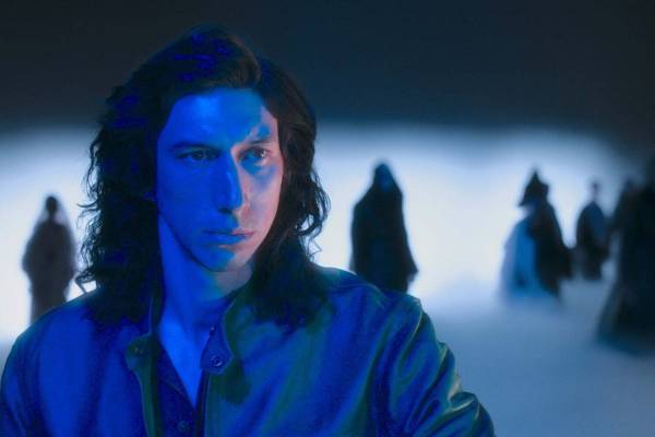 映画『アネット』レオス・カラックス最新作はミュージカル×ダークなおとぎ話、カンヌ映画祭監督賞作品