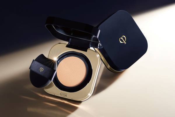 クレ・ド・ポー ボーテ22年春の新ベースメイク、“ツヤ肌”を叶える新クッションファンデなど