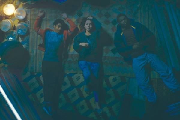 映画『GAGARINE／ガガーリン』解体される団地、宇宙⾶⾏⼠を夢⾒る青年の青春と初恋