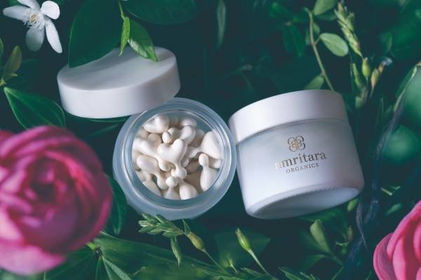 アムリターラの“カプセル入り”美容オイルがパワーアップ、若々しく健やかな肌へ＆心地良い香り