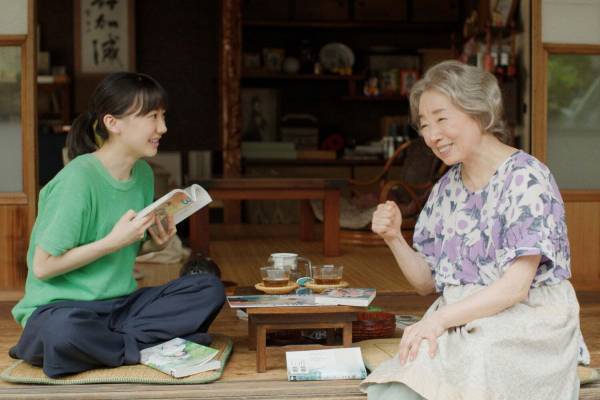 映画『メタモルフォーゼの縁側』芦田愛菜×宮本信子で人気漫画を実写化“BLが育む”年の差58歳の友情