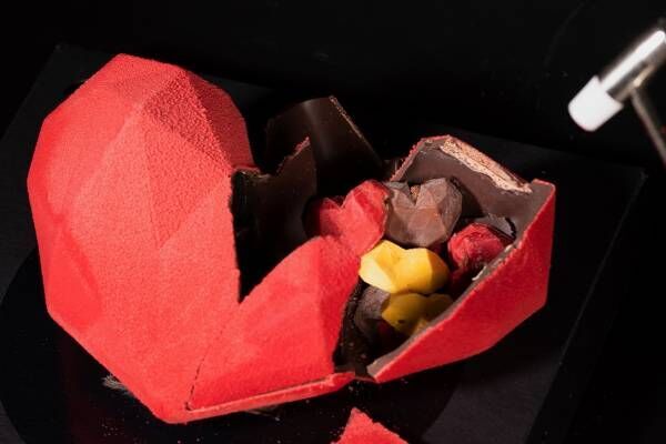 ブボ・バルセロナのバレンタイン2022、&quot;ハンマーで割る&quot;ハート型チョコや薔薇ショコラ