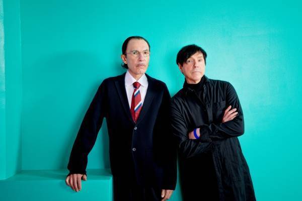 エドガー・ライト初のドキュメンタリー映画『スパークス・ブラザーズ』謎多きバンドの真実に迫る