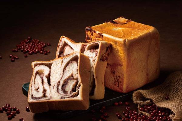 高級食パン専門店「嵜本」、芳醇なバター薫る“あん”入り限定食パン