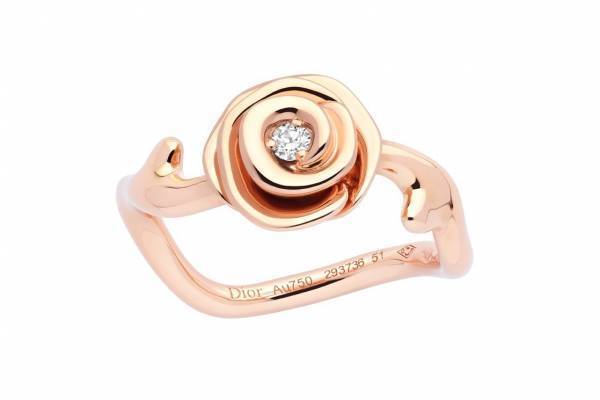 ディオールの“バラが咲く”ファイン ジュエリー「ラ ローズ ディオール」に新作リングやネックレス