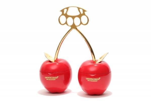 アンダーカバー“リンゴ”のウィメンズウェア＆アクセサリー、丸ごとリンゴ2個のクラッチバッグなど