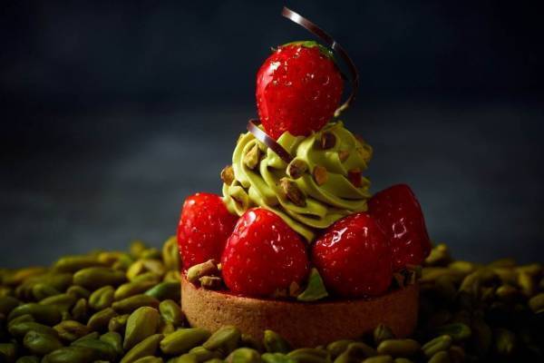 "苺"主役の新作ケーキが大阪の洋菓子店「ポアール」から、ピスタチオ＆苺タルトなど