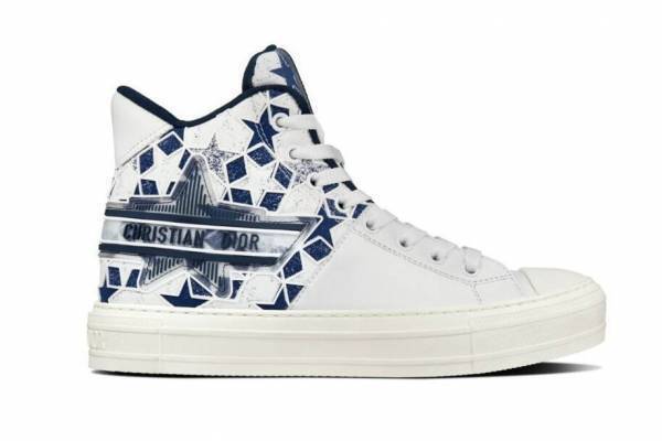ディオール“星”モチーフの新作ウィメンズスニーカー「ウォーキンディオール スター」