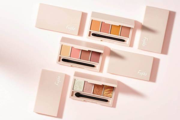 フジコ初のアイシャドウパレット「フジコ 足しパレ」彫り深アイを叶えるシアーな4色