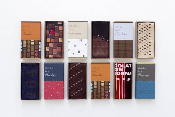 “まるで板チョコ”遊び心たっぷりの上質ハンカチ、クラシクス・ザ・スモールラグジュアリから