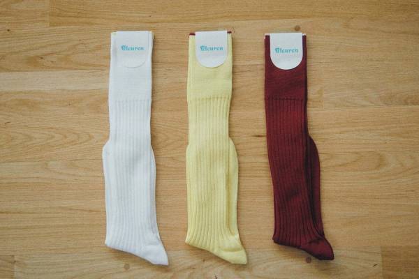 ディガウェル“スラックスにマッチする”セミロング丈ソックス、ソックスブランド・クルールンとコラボ