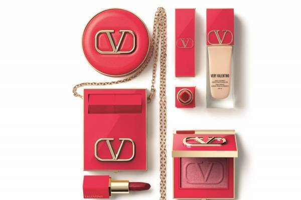 ヴァレンティノ ビューティのメイクアップ本格上陸、鮮やか赤リップ＆ランウェイ着想のグリッター