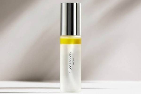 ムー2022年春コスメ、肌への密着度UP“メイク仕上げ用”「メイクフィクサー」