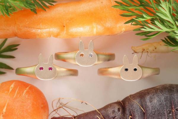 「コミ」オッドアイの新作ウサギリングが新宿伊勢丹で、蝶が花にとまる人気ピアスも