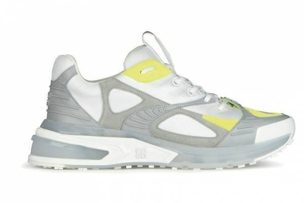 ジバンシィ新作スニーカー「GIV1 TR」メッシュ＆レザーアッパーに4Gエンブレムを配した