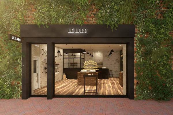 ル ラボ“ラボ併設”新店が青山に、“注文を受けてから”調合するフレッシュな香りのフレグランス